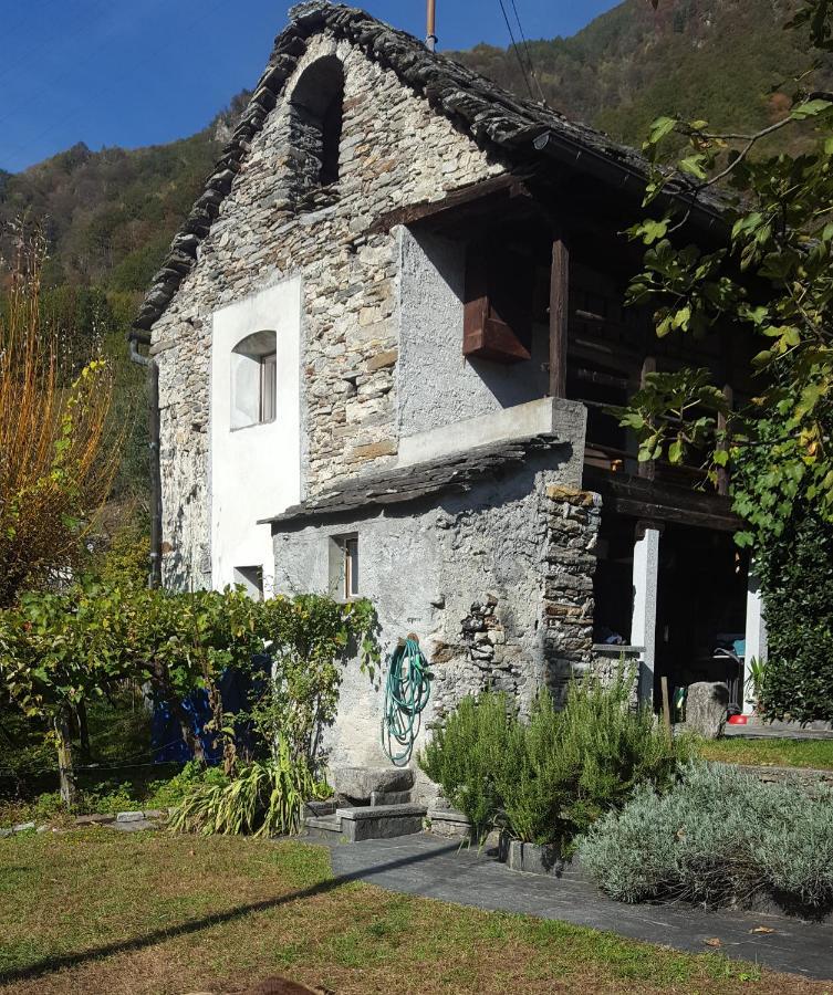 Rustico Pult Villa Someo Exterior photo
