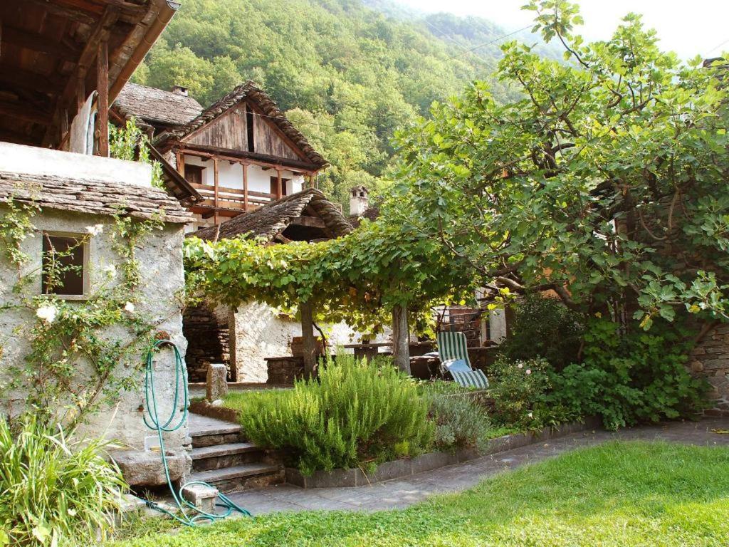Rustico Pult Villa Someo Exterior photo