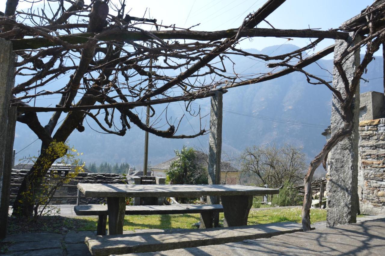 Rustico Pult Villa Someo Exterior photo